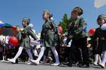 Участники «Парада детских войск» во время марша
