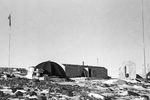 Советская научная станция «Оазис» в одном из районов Антарктиды, освободившемся от материковых льдов, 1958 год