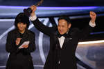 Режиссер Рюсукэ Хамагути получил «Оскар» за фильм «Сядь за руль моей машины» (номинация «Лучший фильм на иностранном языке») 