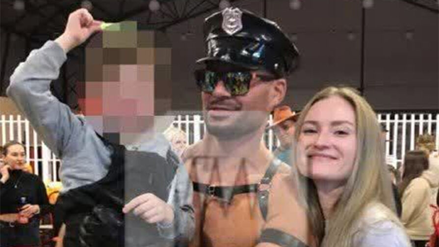 Москвич заявил на жену в полицию за пропаганду ЛГБТ из-за фото сына с косплей-вечеринки