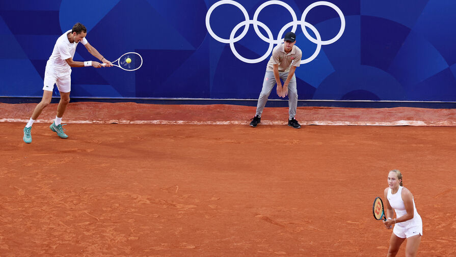 Мирра Андреева и Даниил Медведев сыграли вместе всего два сета на Олимпиаде