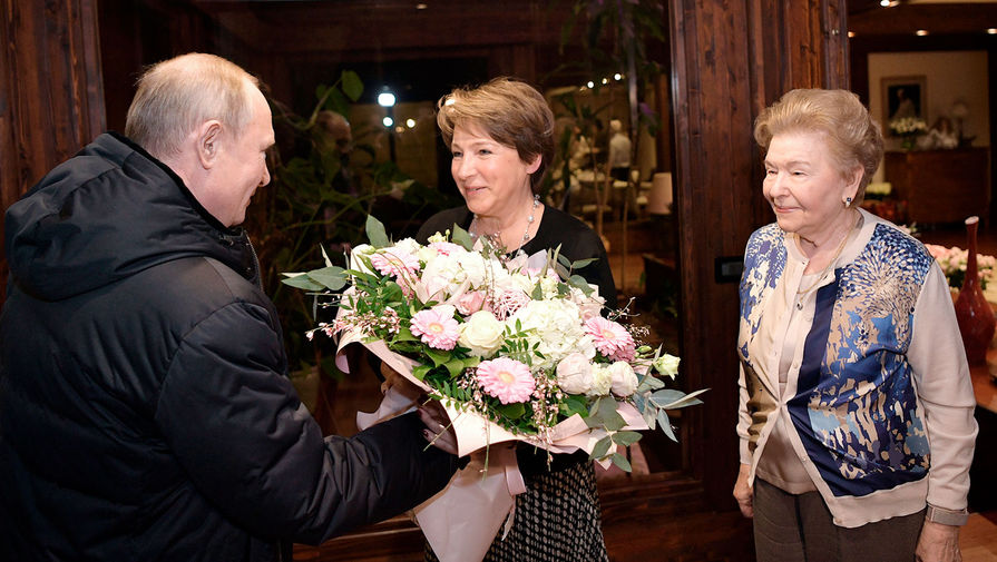 Путин поздравил дочь Ельцина с днем рождения и подарил чайный сервиз