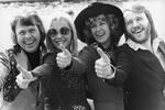 Группа ABBA (Бенни Андерссон, Анни-Фрид Лингстад, Агнета Фельтског и Бьорн Ульвеус) после победы на конкурсе «Евровидение-1974»
