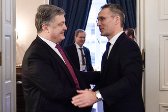 Президент Украины Петр Порошенко и генеральный секретарь НАТО Йенс Столтенберг
