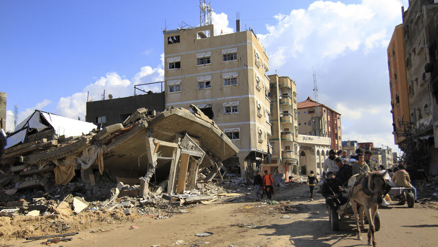В секторе Газа пять человек погибли при сбросе гуманитарной помощи на толпу