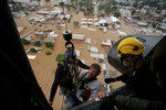 Спасательная операция после наводнения в Каноасе, Бразилия, 4 мая 2024 года