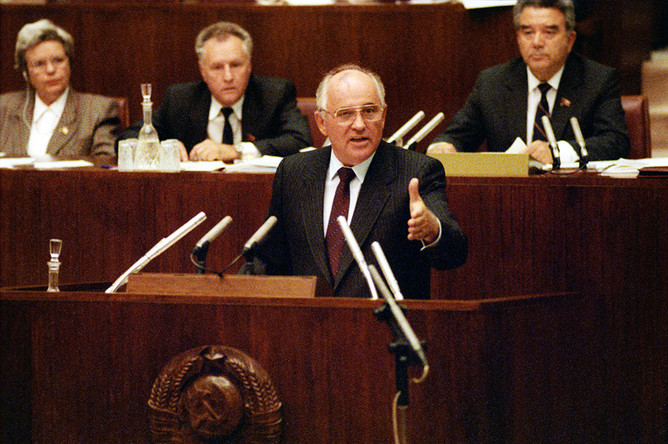 Горбачев давно аслужил право считаться общенациональным авторитетом