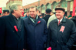 Николай Рыжков, Геннадий Селезнев и Геннадий Зюганов во время митинга на Лубянской площади, 1998 год