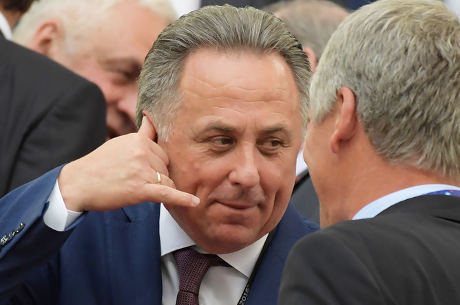 Виталий Мутко перед началом матча группового этапа чемпионата Европы по футболу - 2016 между сборными командами Англии и России