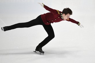 Дмитрий Алиев в короткой программе на чемпионате России по фигурному катанию