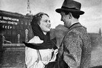 Нина Гребешкова и Олег Голубицкий в кадре из фильма «Испытание верности», 1954 год