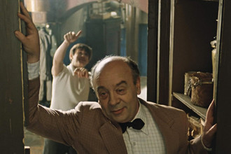Кадр из фильма «Покровские ворота» (1983)