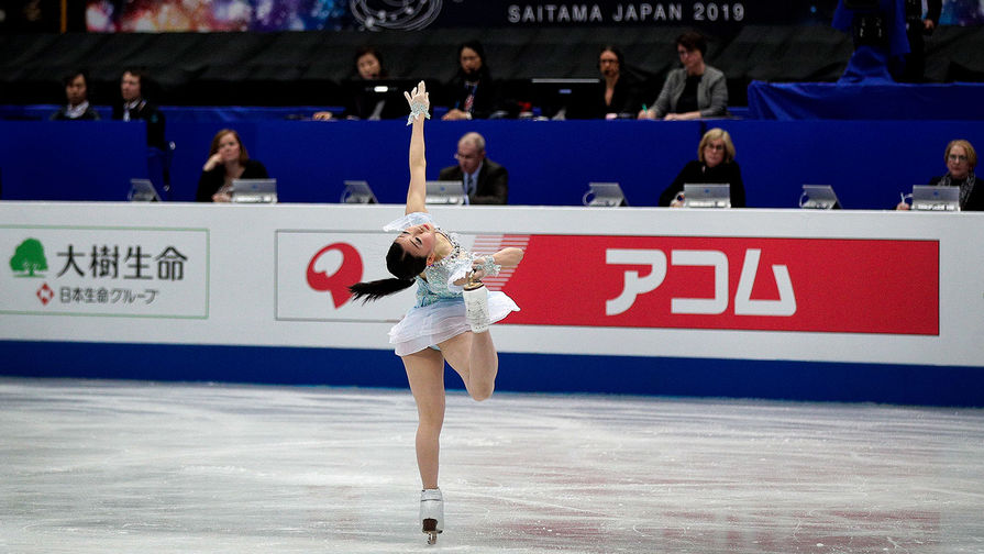 Рика Кихира (Япония) выступает в короткой программе женского одиночного катания на чемпионате мира по фигурному катанию в Сайтаме, 20 марта 2019 года 