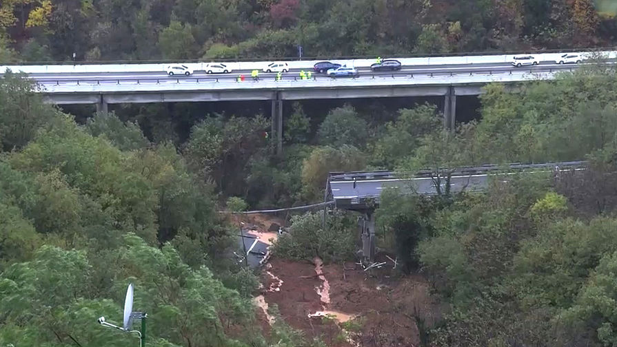 На&nbsp;месте обрушения части автомобильного моста между&nbsp;Турином и Савоной, 24 ноября 2019 года