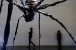 Скульптура Луизы Буржуа «Паук» 1996 года на аукционе Sotheby's в Нью-Йорке, 11 мая 2023 года