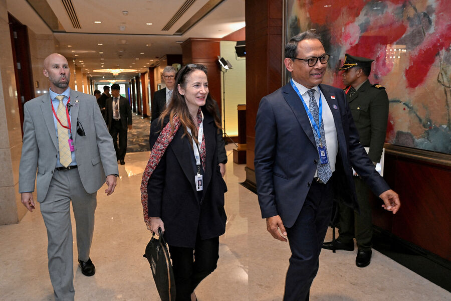 Директор национальной разведки США Аврил Хейнс принимает участие в саммите «Диалог Шангри-Ла» Dialogue в Сингапуре, 2 июня 2023 года
