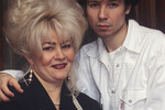 Сергей Зверев со своей мамой Валентиной Тимофеевной, 1994 год