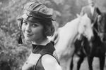 Актриса Лариса Голубкина во время конной прогулки по лесу, 1965 год 