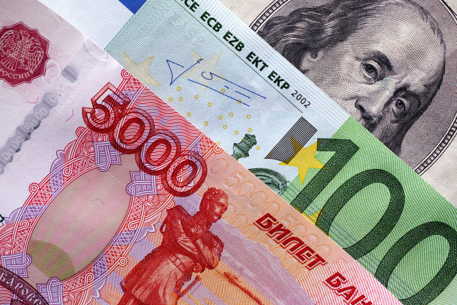 Курс рубля резко поднялся после рекордного падения - Газета.Ru | Новости