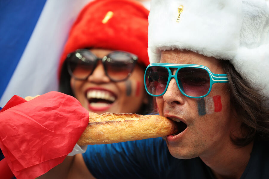 Болельщики сборной Франции перед&nbsp;финальным матчем чемпионата мира по&nbsp;футболу между&nbsp;сборными Франции и Хорватии в&nbsp;Москве, 15&nbsp;июля 2018&nbsp;года