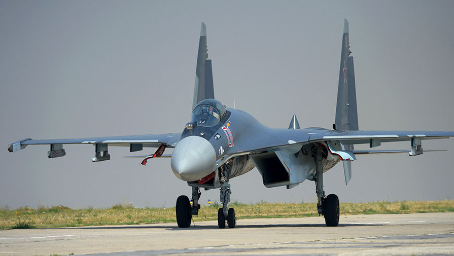 Истребитель Су-35 