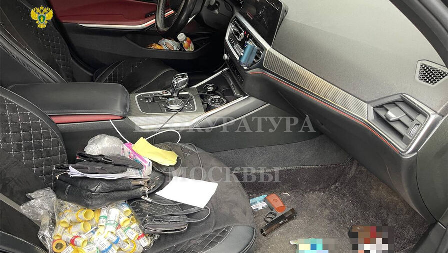 В автомобиле азербайджанца, напавшего с ножом на москвича, нашли оружие