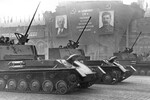 <b>ЗСУ-37 (37-мм зенитная установка)</b>
<br><br>
Гусеничная установка ПВО с 37-мм пушкой была создана из-за больших потерь противовоздушной мобильной артиллерии РККА в начале войны. Основой для зенитной самоходки послужила САУ СУ-76. Однако большой роли она не сыграла — было выпущено менее сотни таких зенитных установок.