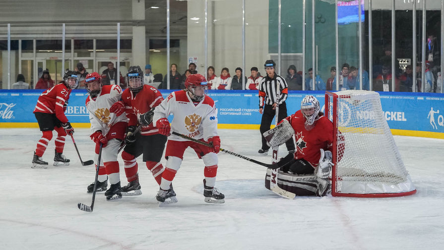 Сборная России играет с командой Канады на Универсиаде-2019