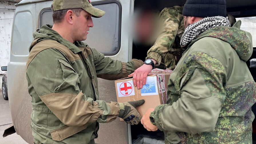 Российские волонтеры передали военнослужащим в зоне СВО технические средства и зимнюю одежду
