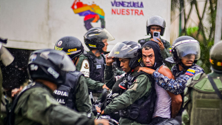 Мадуро обвинил иностранные СМИ в развязывании гражданской войны в Венесуэле