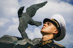 Памятные мероприятия на Серафимовском кладбище в Санкт-Петербурге в годовщину гибели атомной подводной лодки «Курск»