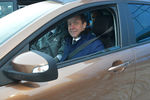 Дмитрий Медведев прокатился по территории завода в автомобиле Lada X-Ray цвета «пума» во время посещения ОАО «АвтоВАЗ» в Тольятти