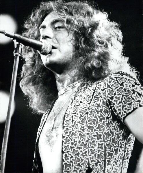 Роберт Плант во время концерта Led Zeppelin, 1970&nbsp;год