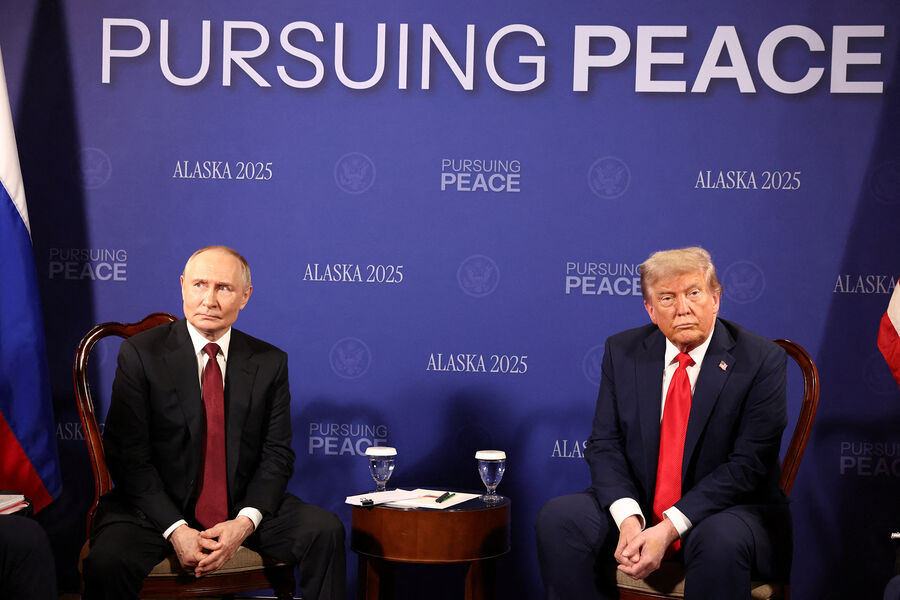 Президент РФ Владимир Путин и президент США Дональд Трамп во время встречи на&nbsp;военной базе Эльмендорф-Ричардсон на&nbsp;Аляске, 15&nbsp;августа 2025&nbsp;года