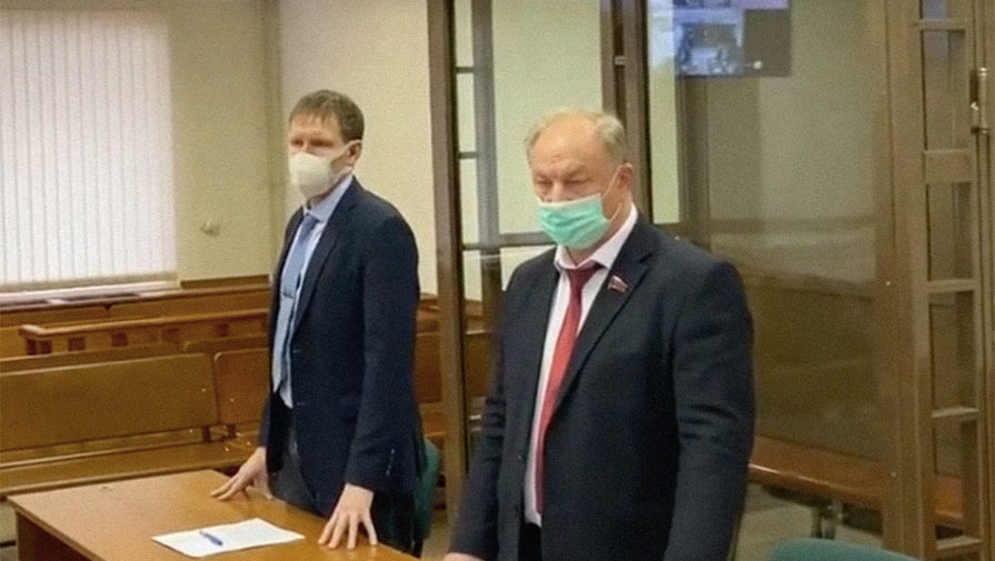 Суд в Москве оставил без изменений меру пресечения депутату Рашкину