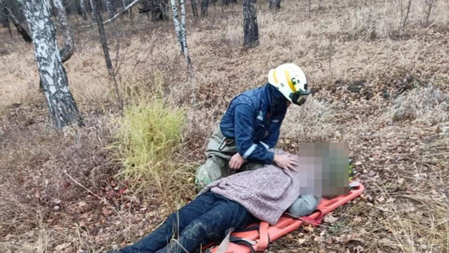 Жительницу Челябинска, упавшую в колодец с ледяной водой, спасли случайные прохожие