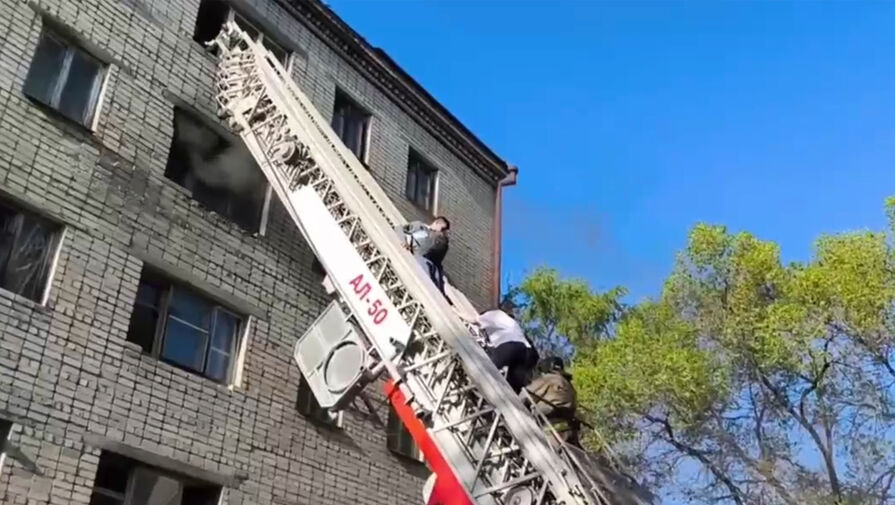 Россиянка запустила салют на 150 залпов в квартире по указанию мошенников и устроила пожар