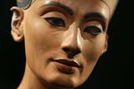 Бюст древнеегипетской царицы Нефертити