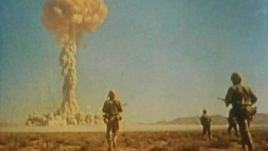 Кадр из фильма «Атомное кафе» (1982)