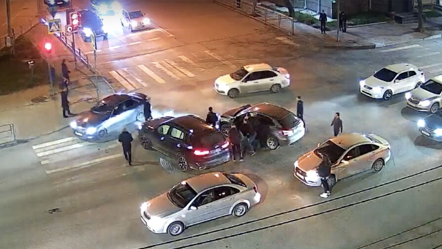 Авария с Audi и BMW произошла на пересечении улиц в Челябинске