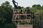 Окруженный строительными лесами монумент «Освободителям Риги», 23 августа 2022 года 