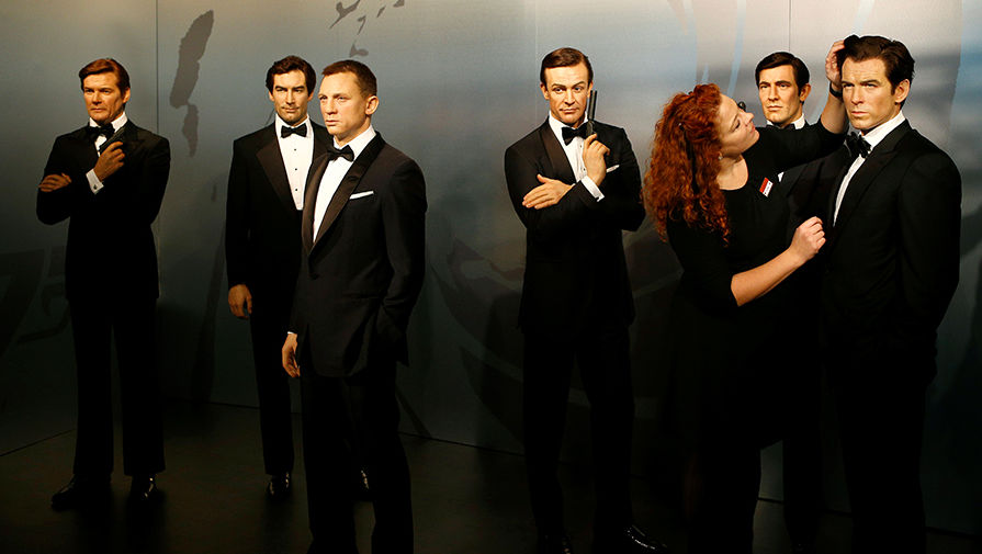 Фигуры всех шести актеров, сыгравших Джеймса Бонда, в берлинском Музее мадам Тюссо, 2016 год