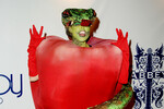 Хайди Клум в костюме яблока раздора, 2006 год