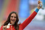 Елена Исинбаева с золотой медалью чемпионата мира в Москве