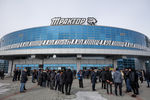 Во время церемонии прощания с хоккеистом петербургского клуба Молодежной хоккейной лиги (МХЛ) «Динамо» Тимуром Файзутдиновым на ледовой арене «Трактор» в Челябинске, 18 марта 2021 года 