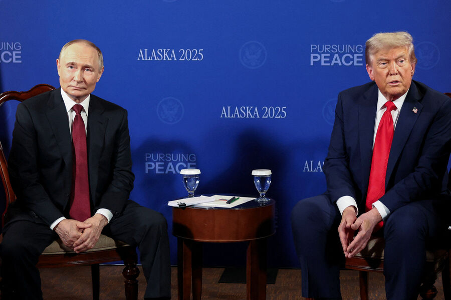 Президент РФ Владимир Путин и президент США Дональд Трамп во время встречи на&nbsp;военной базе Эльмендорф-Ричардсон на&nbsp;Аляске, 15&nbsp;августа 2025&nbsp;года