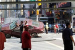 Последствия наезда автомобиля на пешеходов на Таймс-сквер в Нью-Йорке, 18 мая 2017 года
