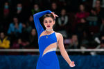 Софья Самодурова выступает в короткой программе на чемпионате России — 2022