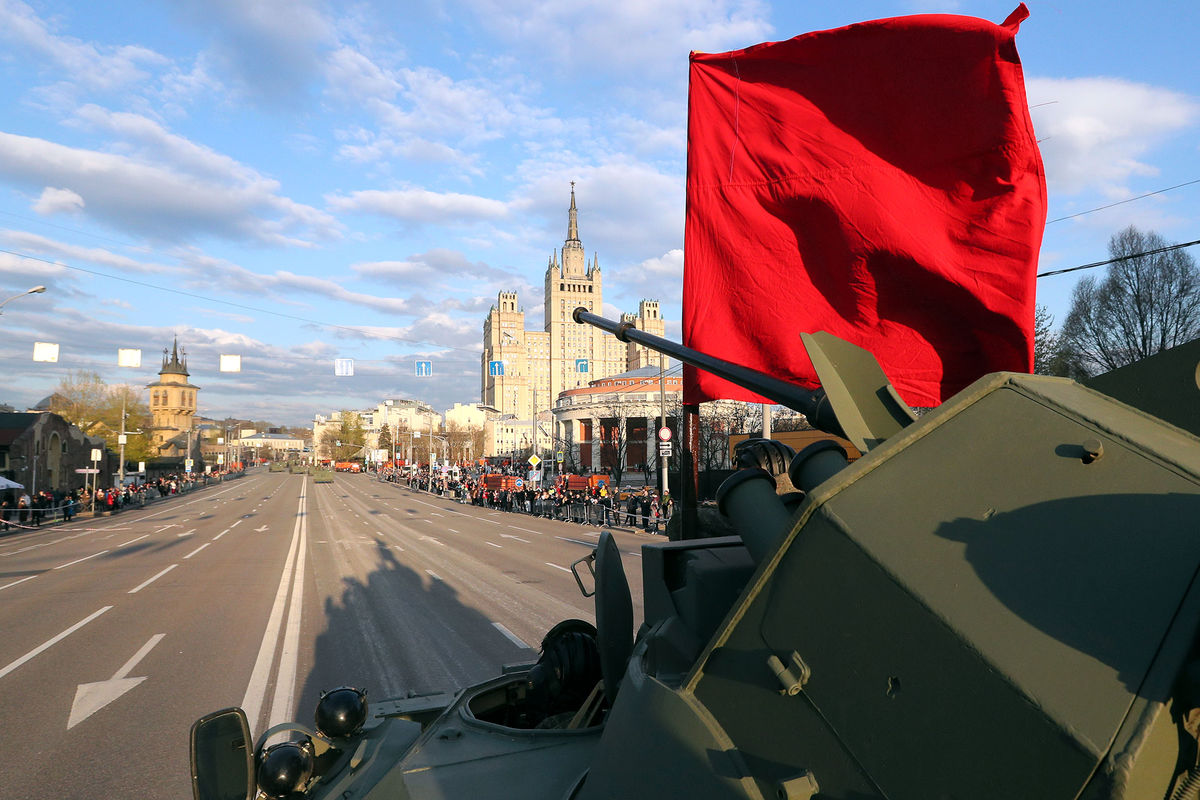 Социалистическое отечество в опасности». Как в СССР стали отмечать 23  Февраля - Газета.Ru