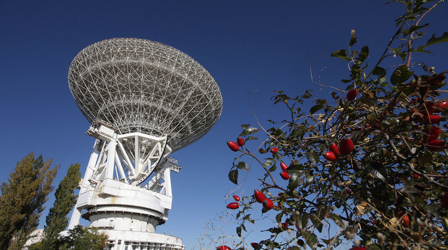 Радиотелескоп РТ-70 на территории Национального центра управления и испытания космических средств в Крыму
